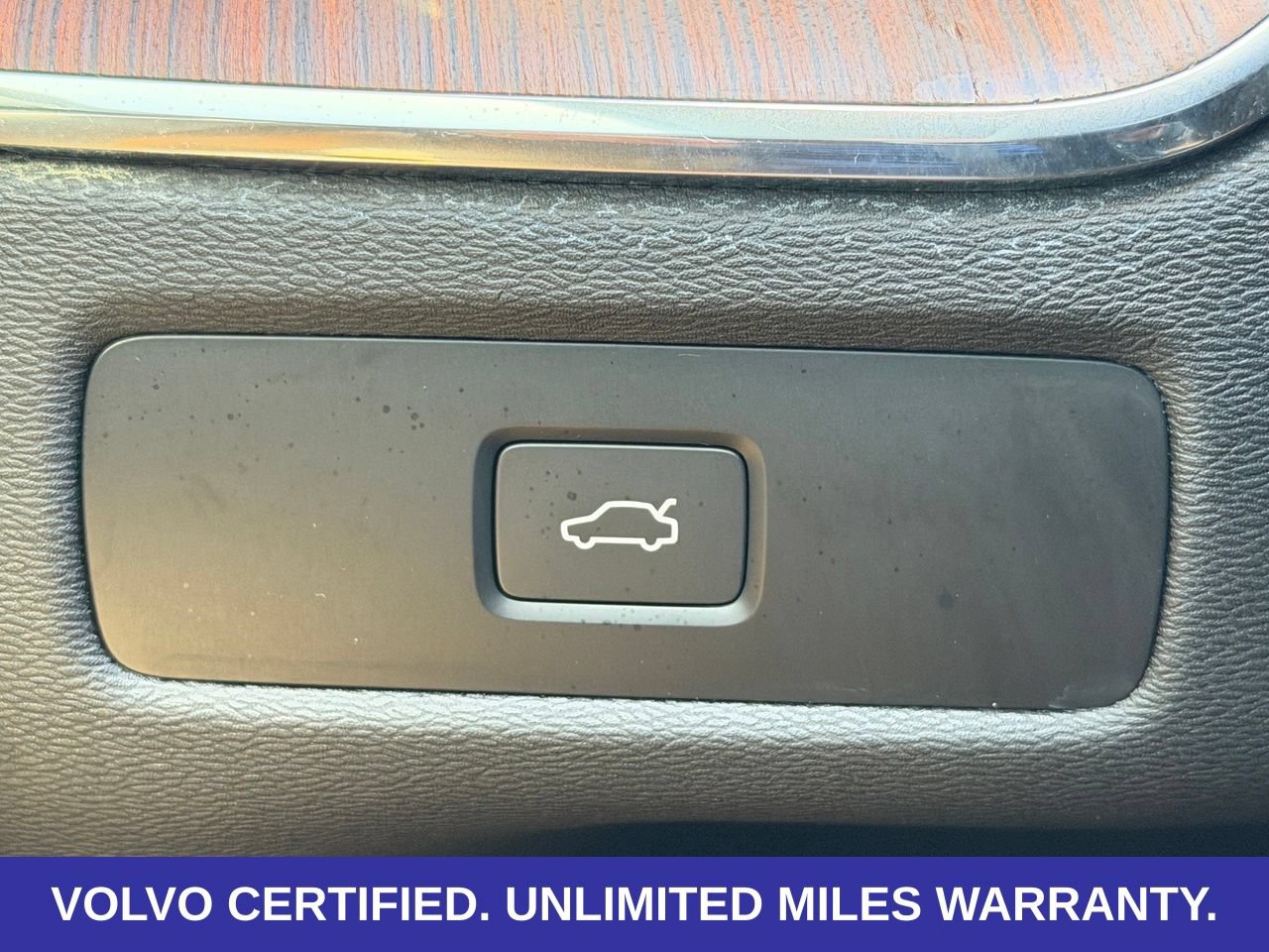 Certified 2025 Volvo XC60 B5 Ultra w/ Protection Package Premier AWD/4WD image 19