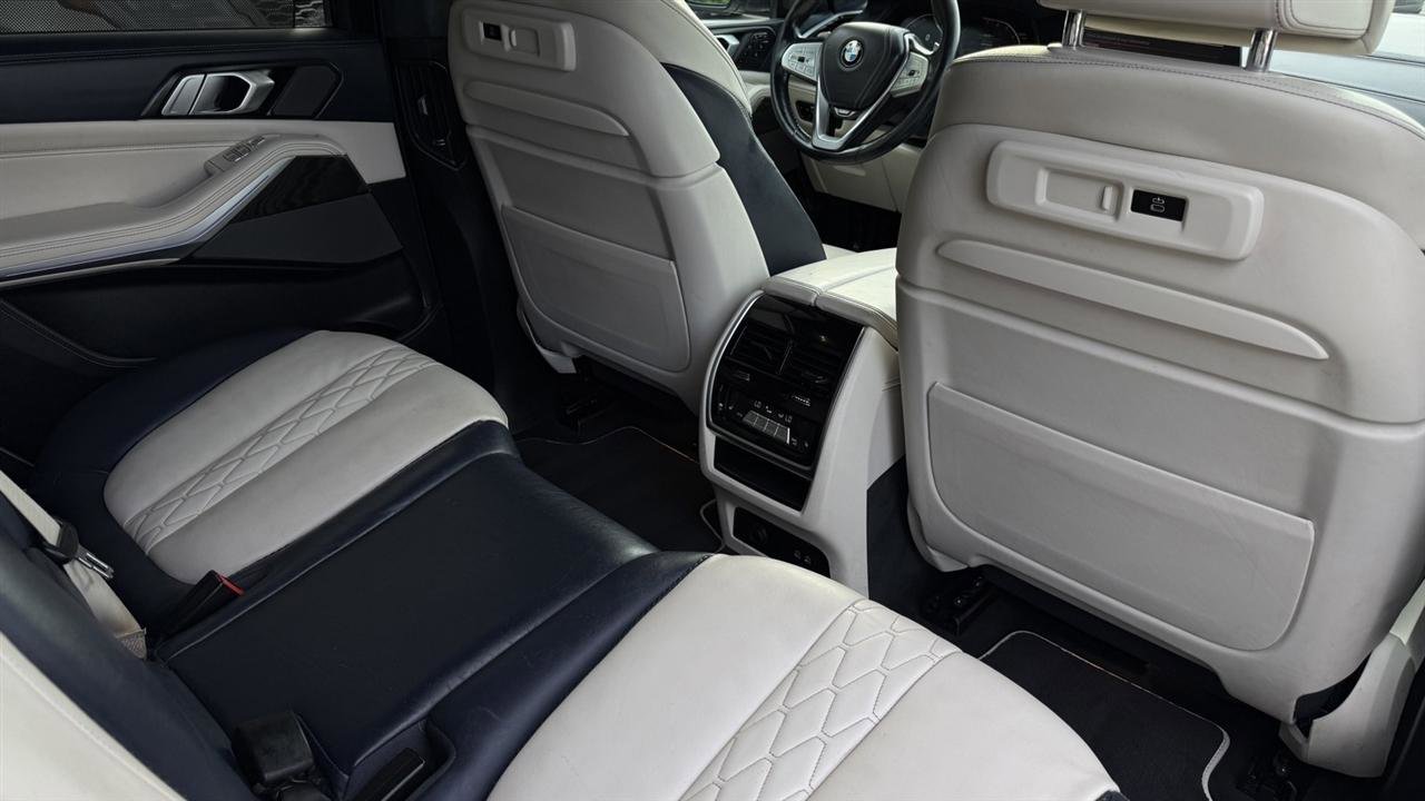 Used 2020 BMW X7 xDrive40i w/ Executive Package AWD/4WD image 45