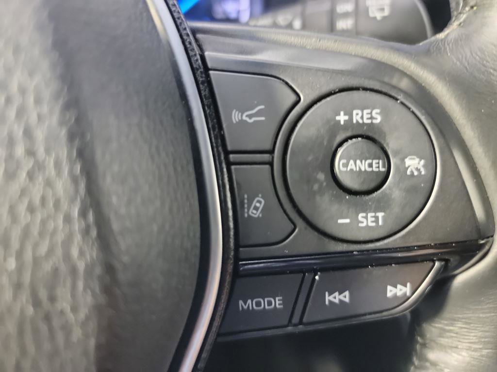 Used 2021 Toyota Venza Limited image 26