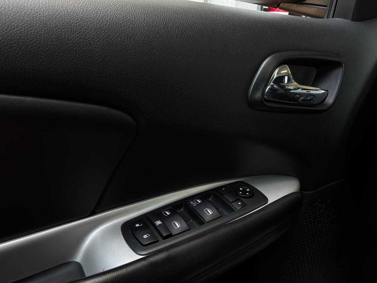 Used 2020 Dodge Journey SE FWD image 19