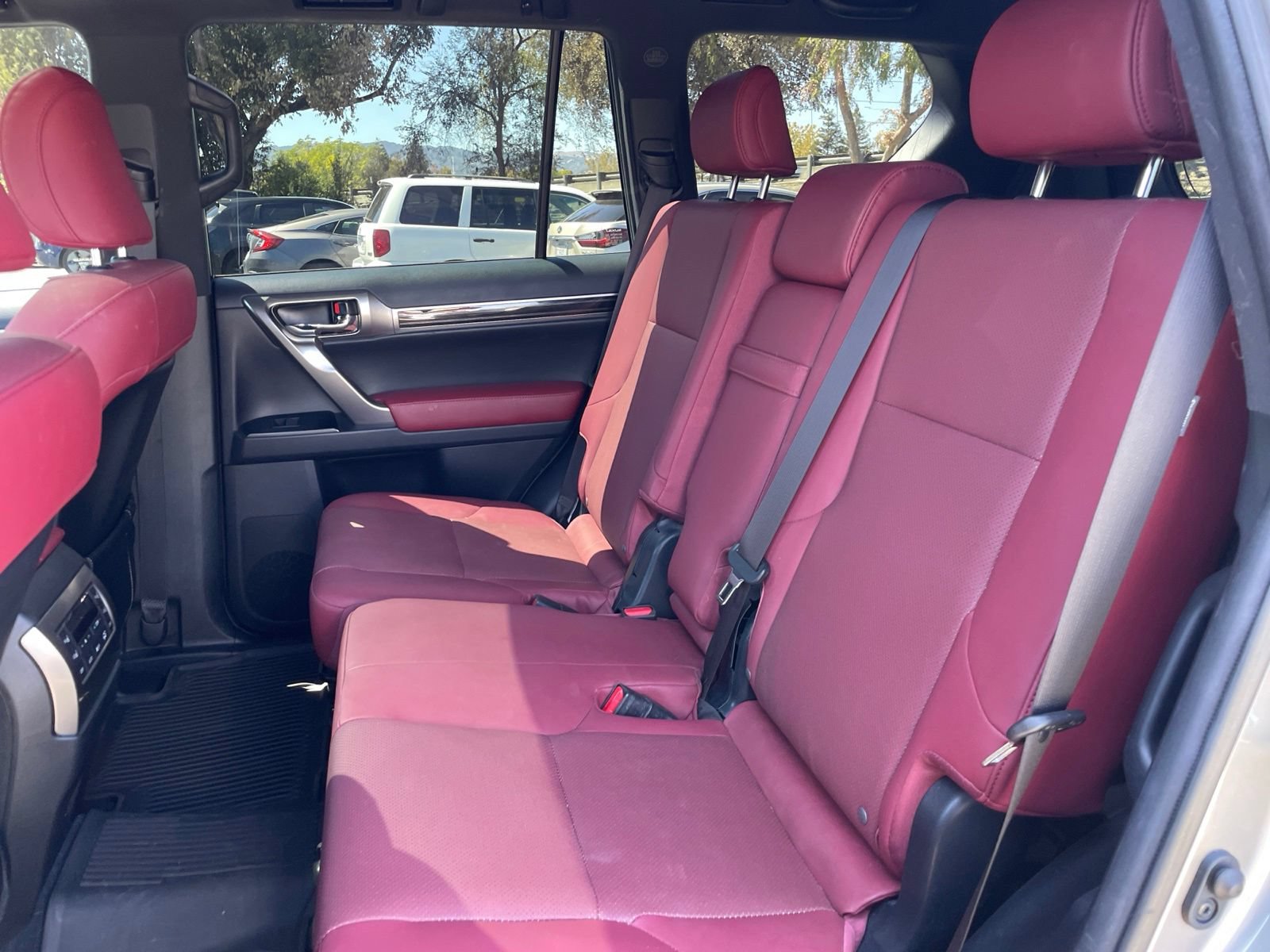 Used 2023 Lexus GX 460 Premium w/ Premium Package AWD/4WD image 10