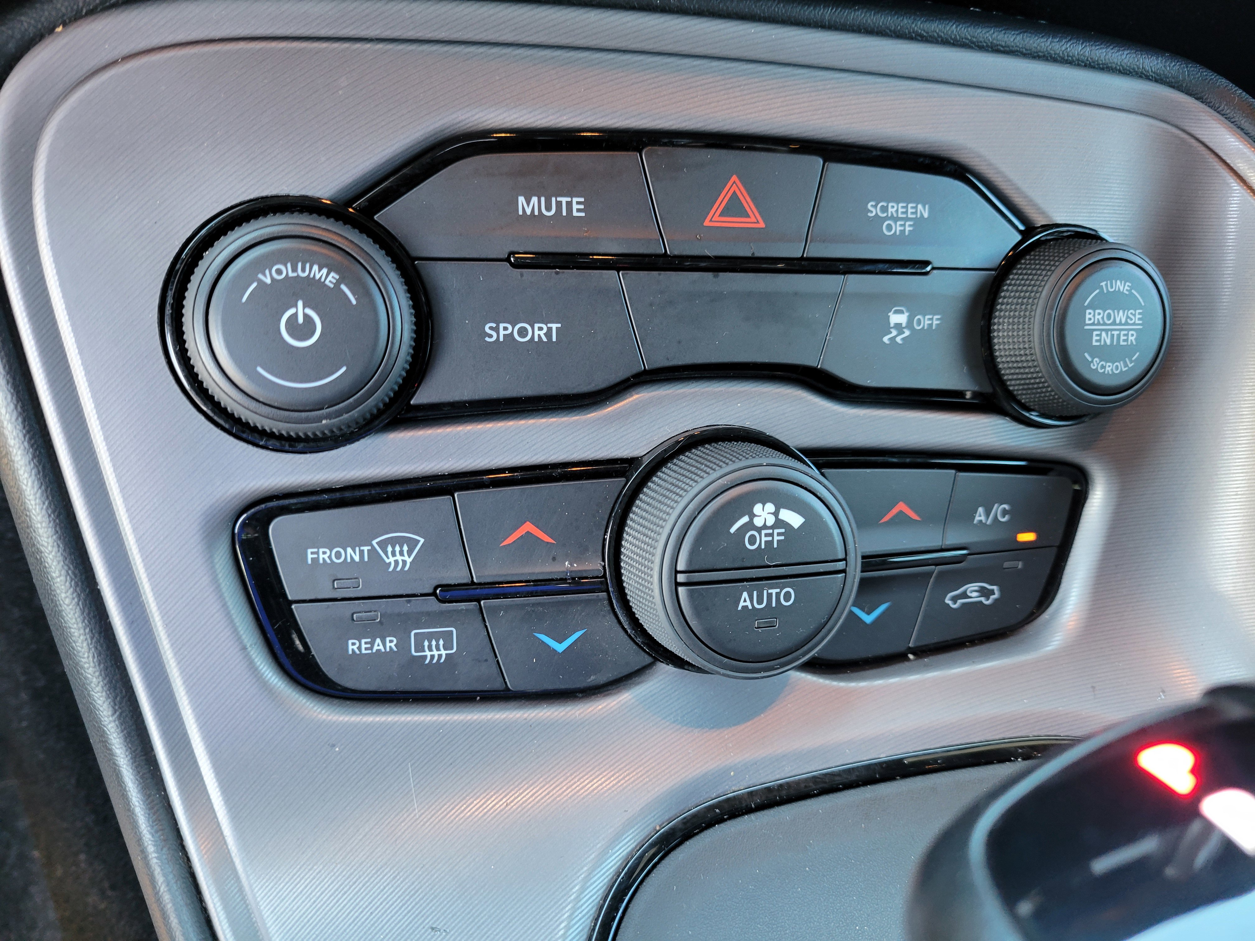 Used 2023 Dodge Challenger SXT image 20