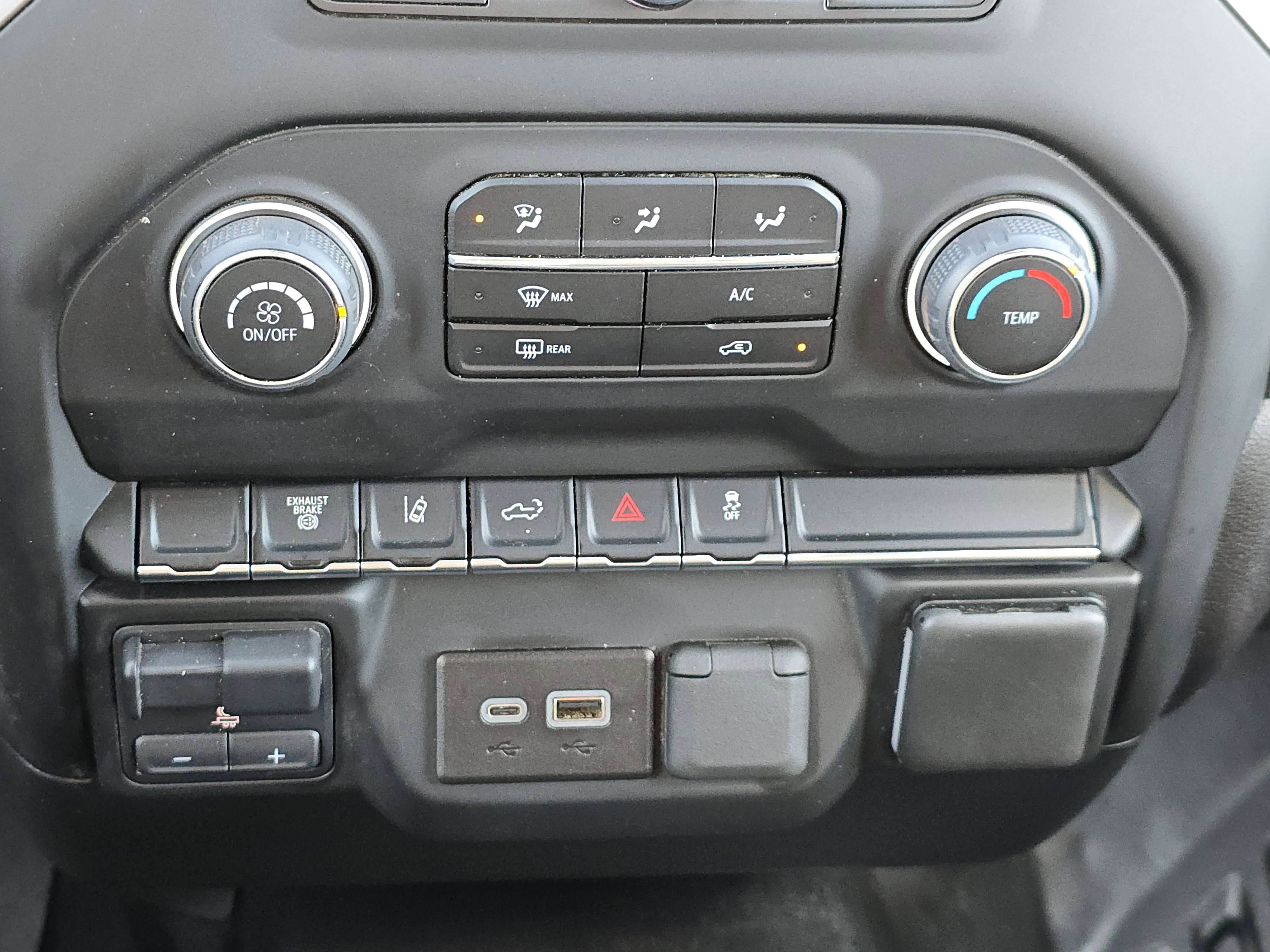 Used 2024 Chevrolet Silverado 3500 W/T image 22