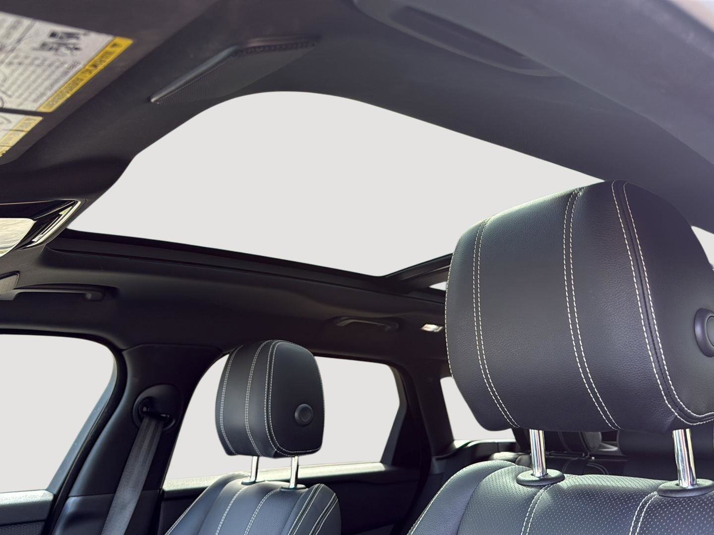 Used 2021 Land Rover Range Rover Velar R-Dynamic S image 18