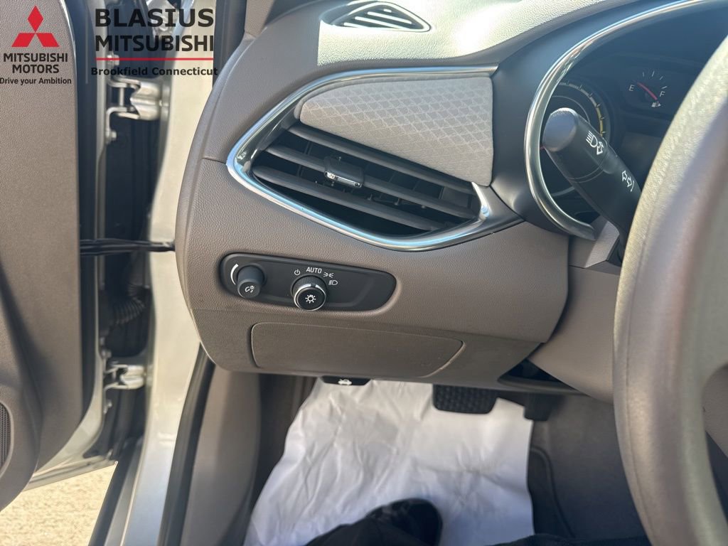 Used 2018 Chevrolet Malibu Hybrid FWD image 21