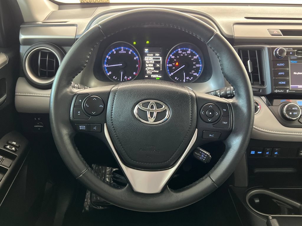 Used 2018 Toyota RAV4 XLE FWD image 16
