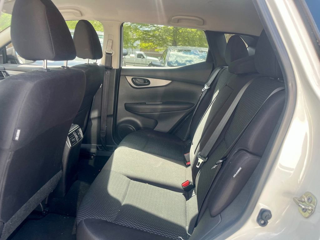 Used 2022 Nissan Rogue Sport S AWD/4WD image 3