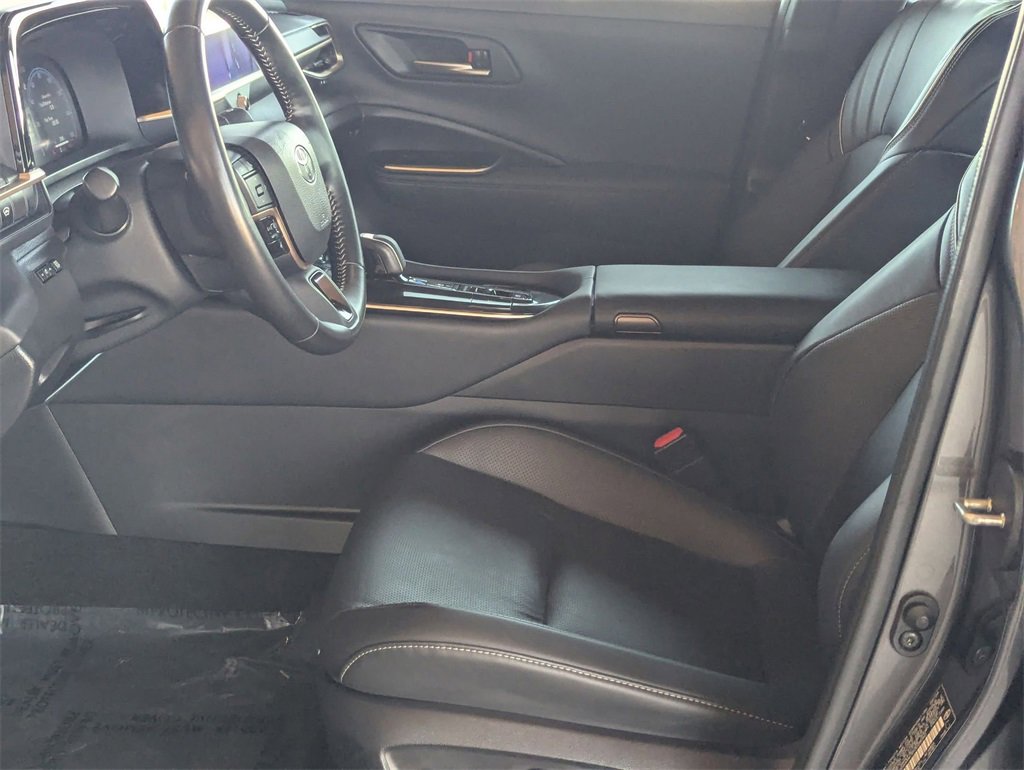Used 2024 Toyota Crown Limited image 23