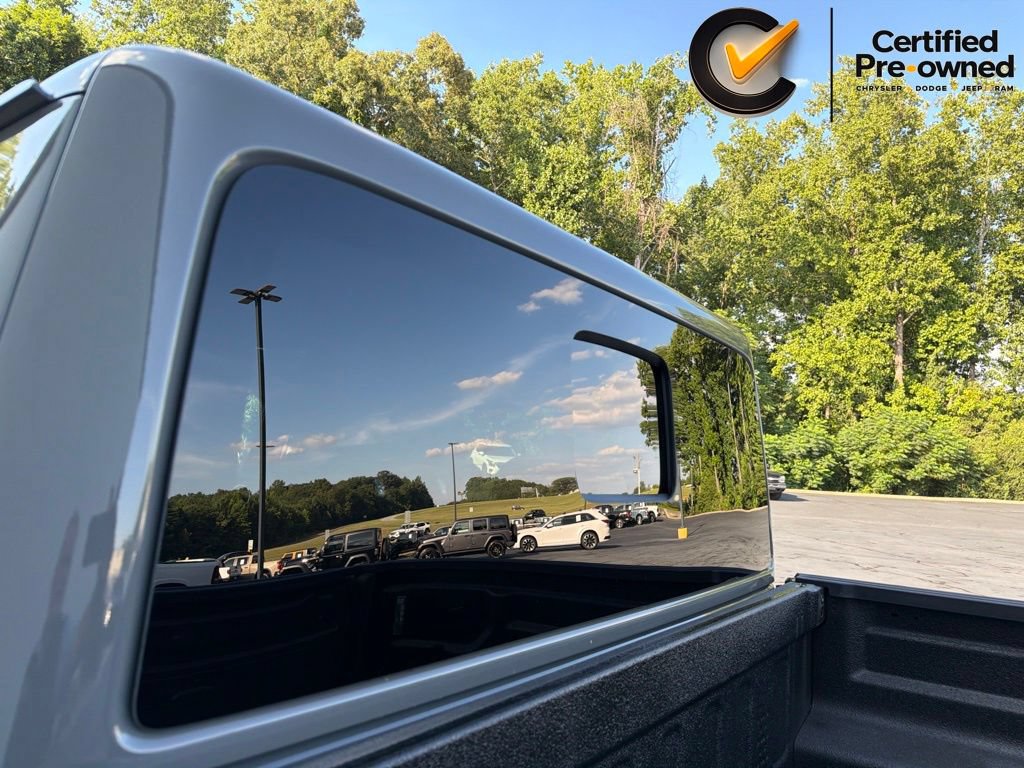Certified 2022 Jeep Gladiator Overland AWD/4WD image 17