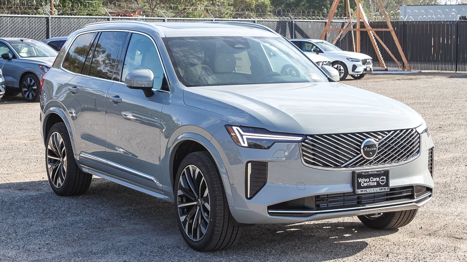 New 2026 Volvo XC90 T8 Plus w/ Protection Package Premier AWD/4WD image 3