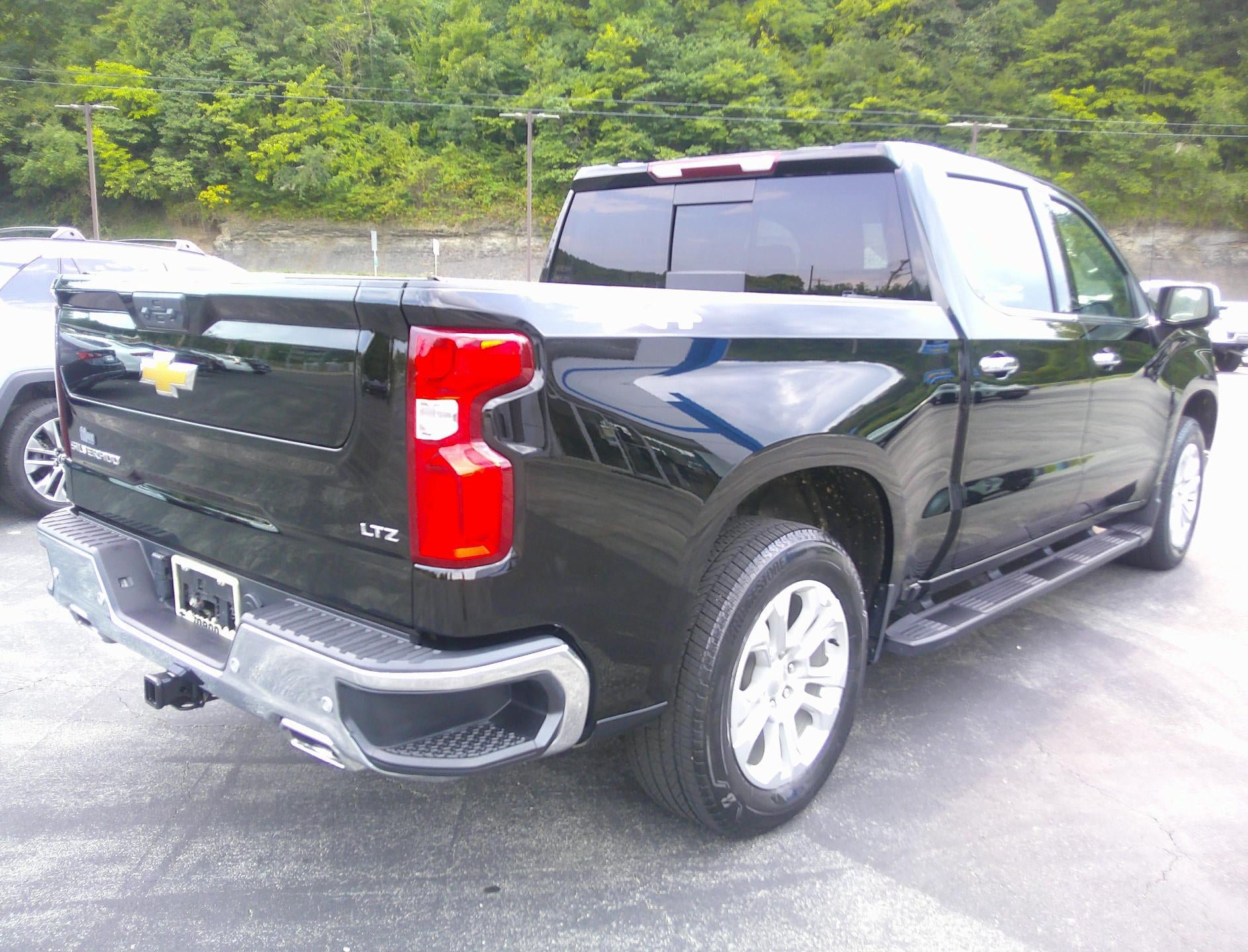 Used 2024 Chevrolet Silverado 1500 LTZ w/ LTZ Convenience Package II AWD/4WD image 4