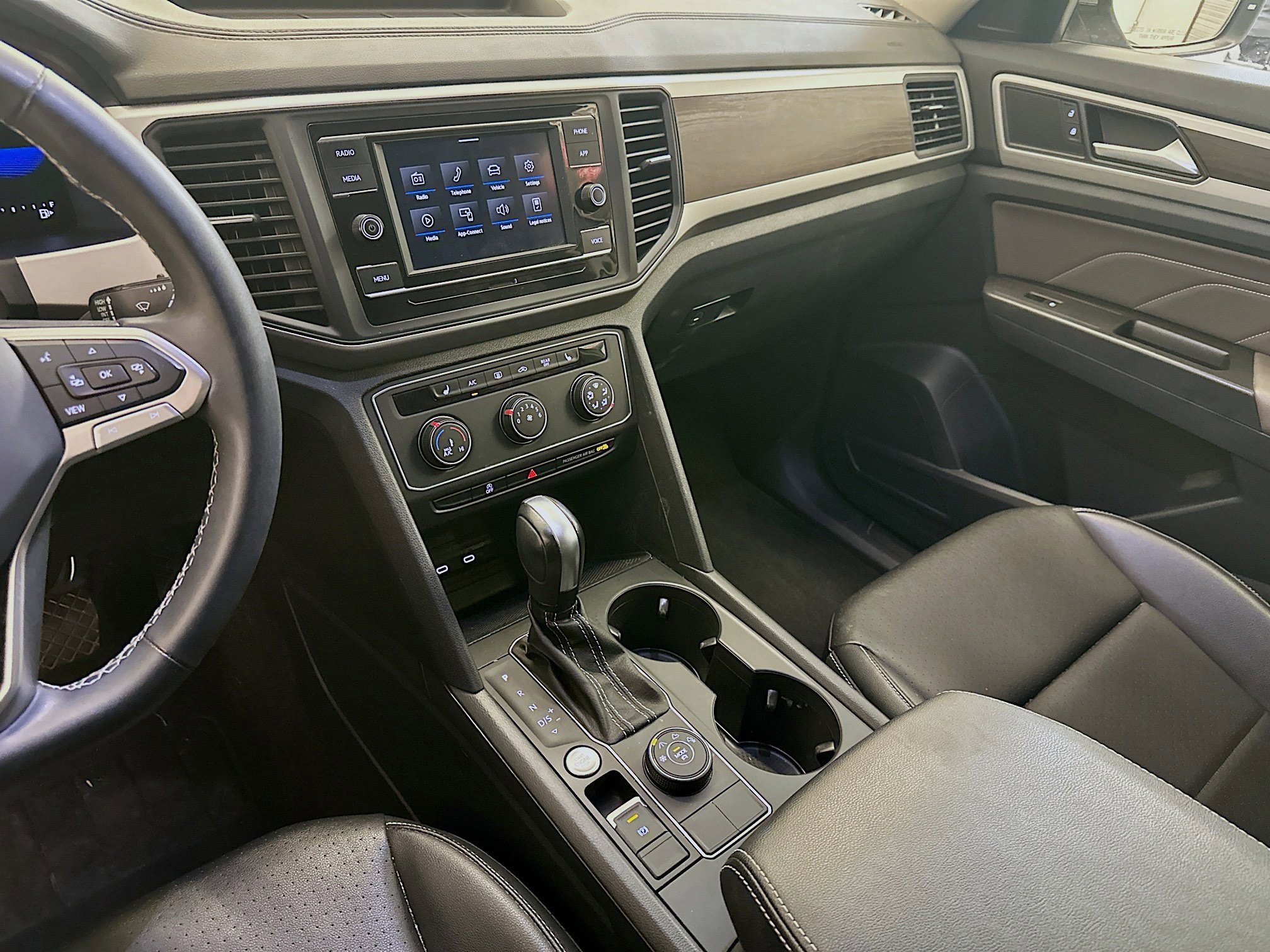 Used 2022 Volkswagen Atlas SE image 25