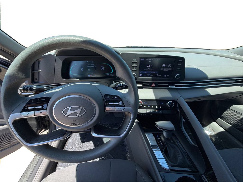 Used 2026 Hyundai Elantra Hybrid FWD image 28