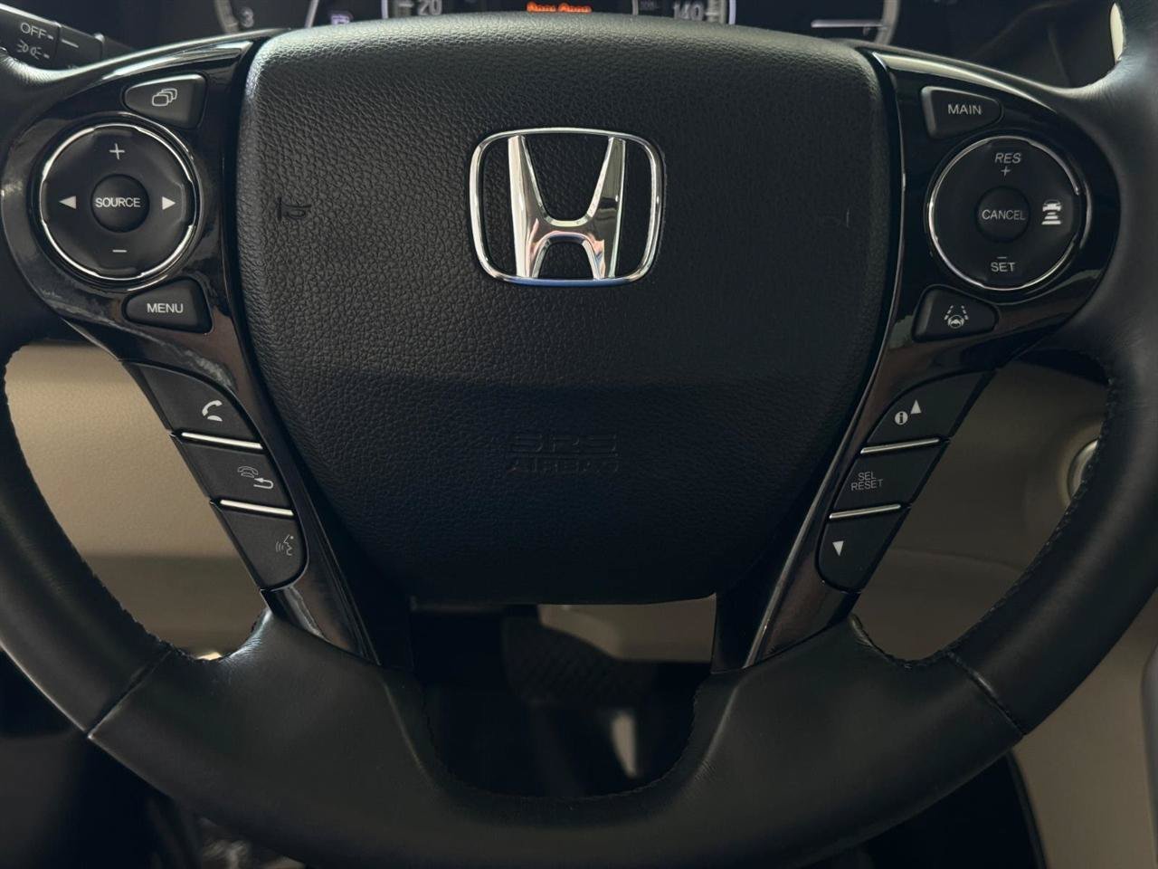 Used 2016 Honda Accord Touring image 23