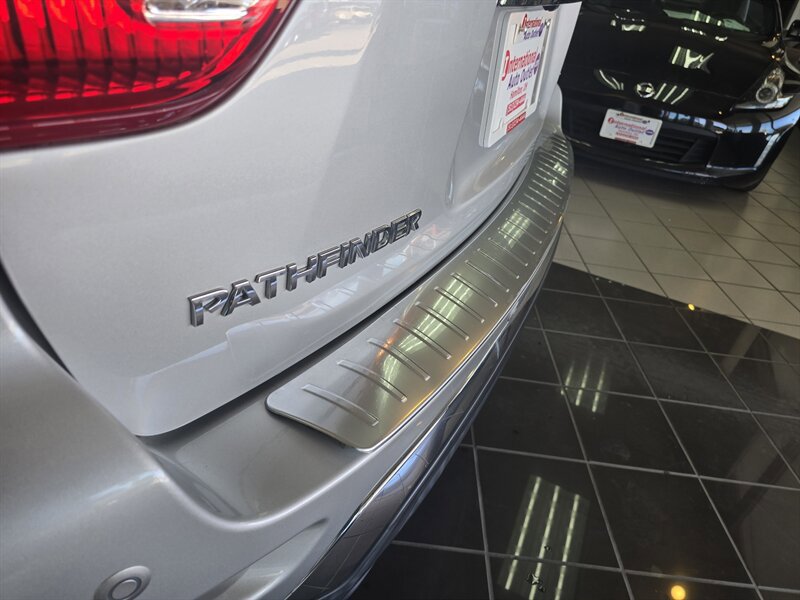 Used 2019 Nissan Pathfinder SV AWD/4WD image 33