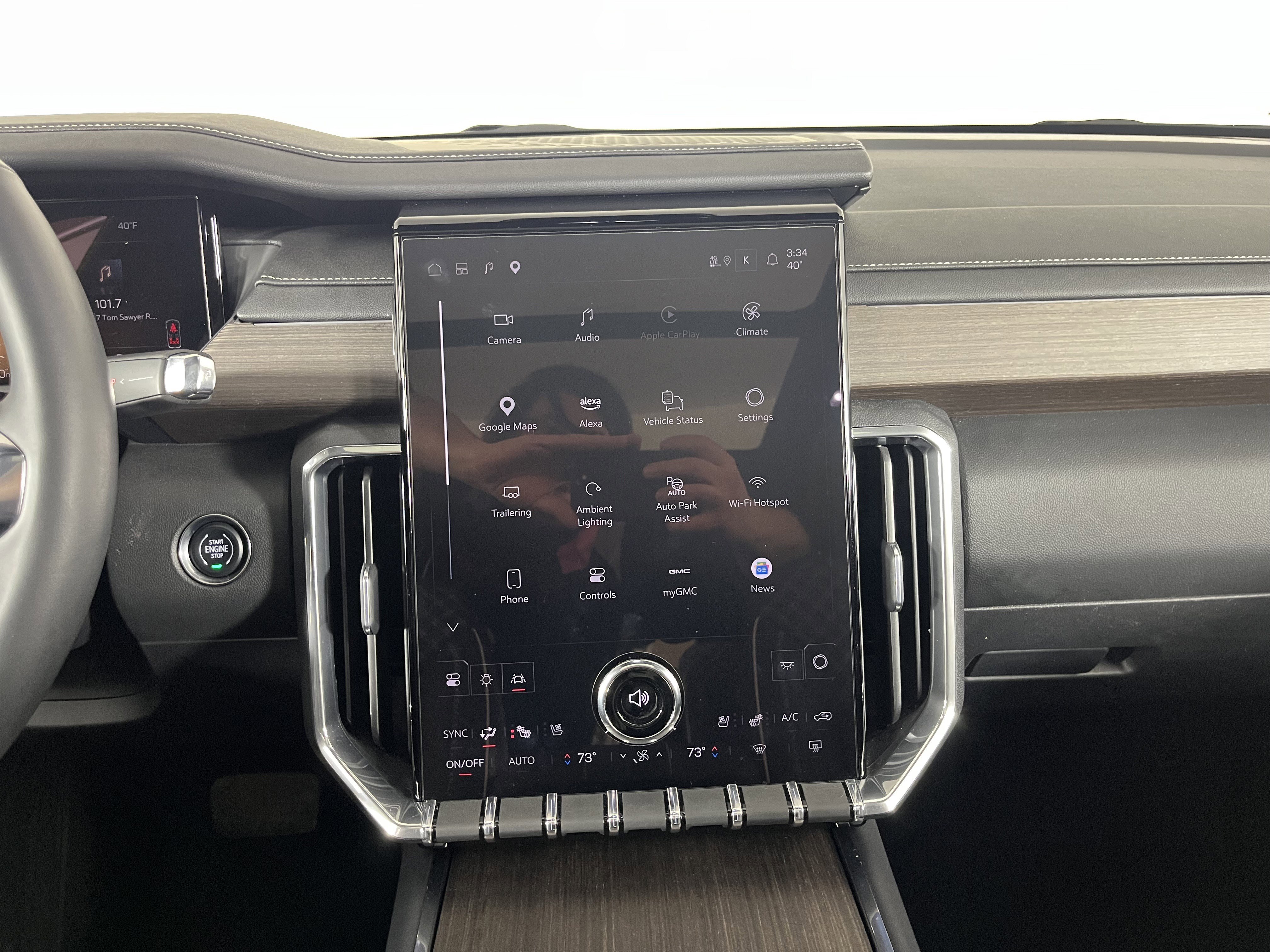 Used 2024 GMC Acadia Denali w/ Super Cruise Package image 14