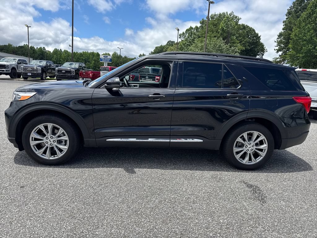 Used 2024 Ford Explorer XLT w/ Equipment Group 202A AWD/4WD image 4