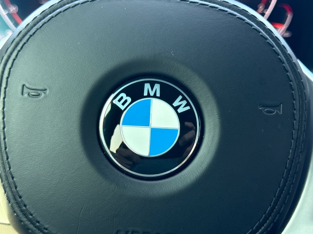 Used 2023 BMW X4 xDrive30i w/ M Sport Package AWD/4WD image 31