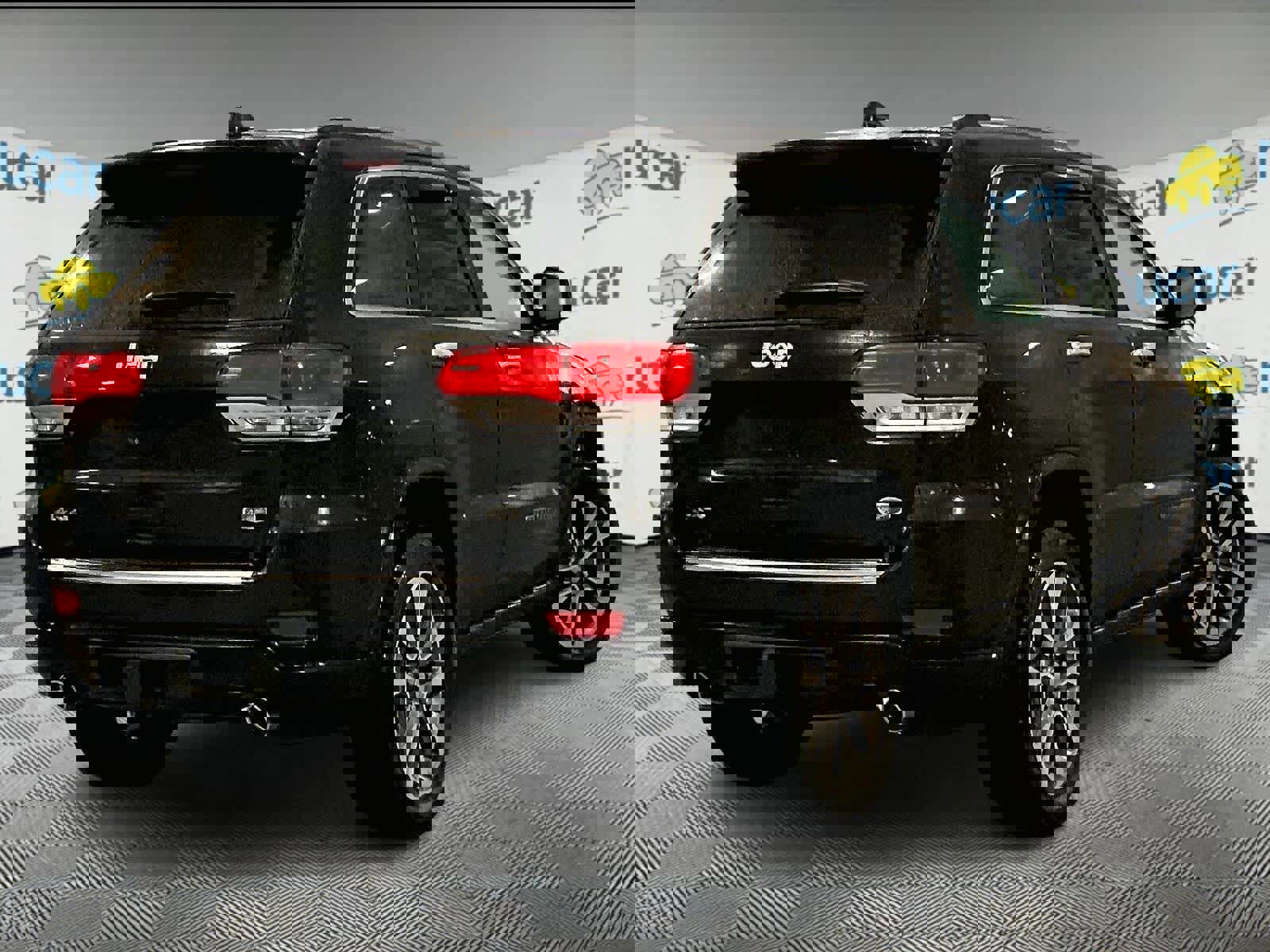 Used 2017 Jeep Grand Cherokee Overland image 6