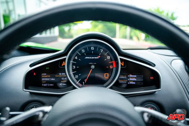 Used 2015 McLaren 650S Spider image 14