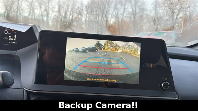 Used 2024 Toyota Prius XLE image 3