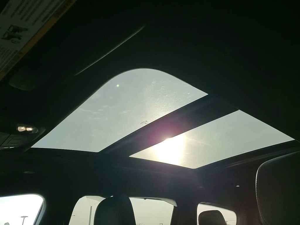 New 2026 Chrysler Pacifica Select image 32