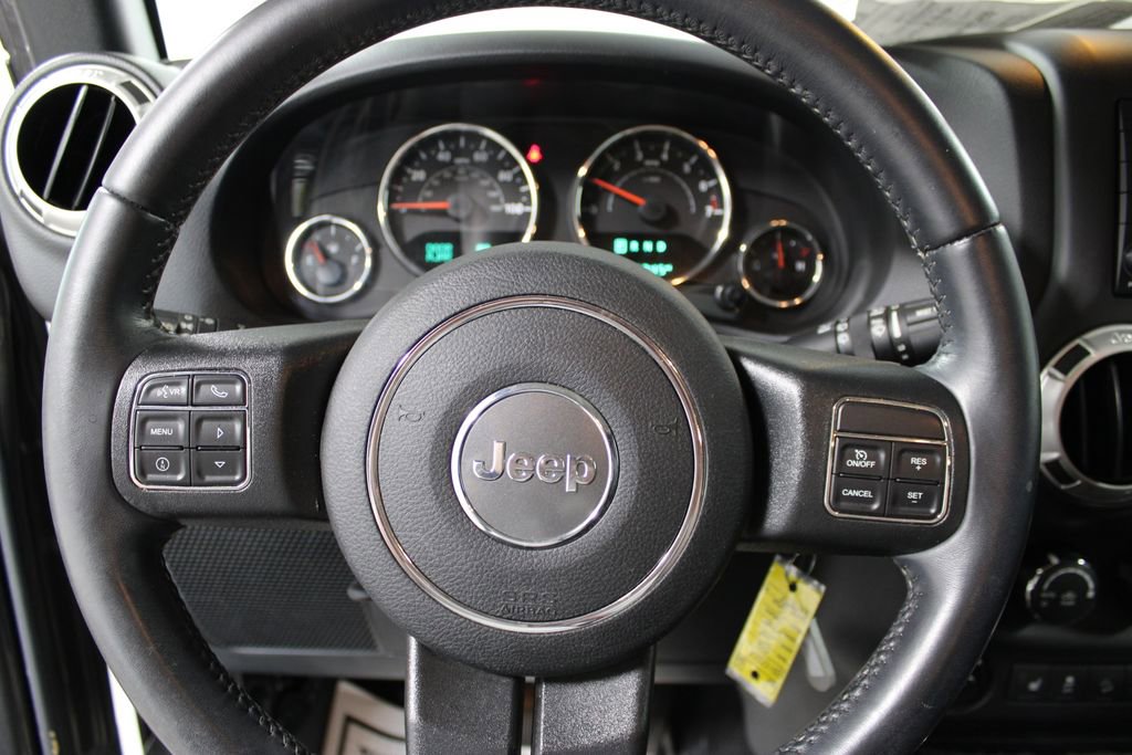 Used 2016 Jeep Wrangler Unlimited Sahara w/ Dual Top Group image 31