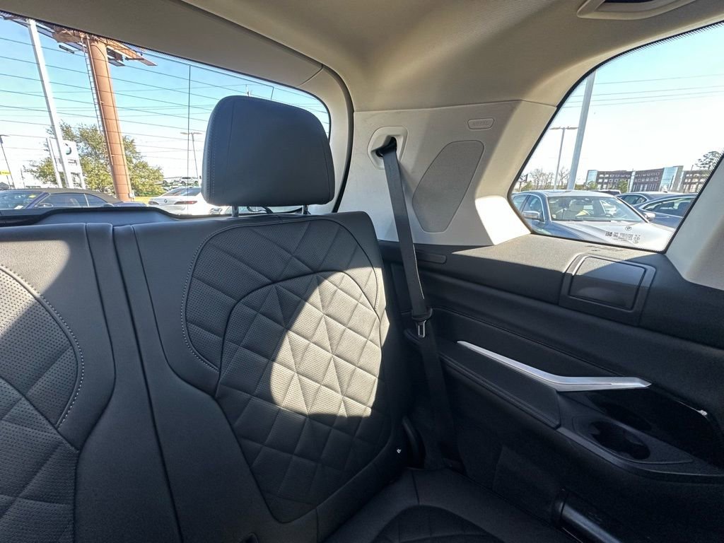 Certified 2023 BMW X7 xDrive40i w/ Premium Package image 28