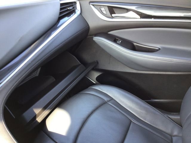 Used 2020 Buick Enclave Essence image 22