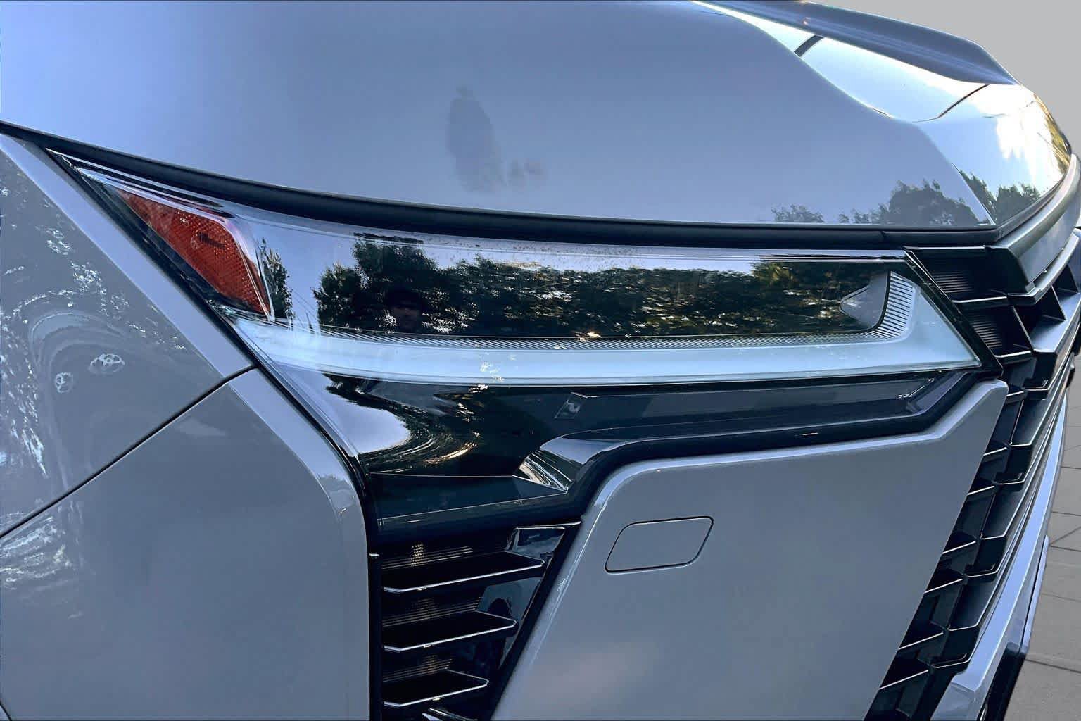 Used 2024 Lexus GX 550 w/ Accessory Package (Z1) AWD/4WD image 26