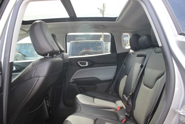 Used 2022 Jeep Compass Latitude w/ Sun and Sound Group image 26
