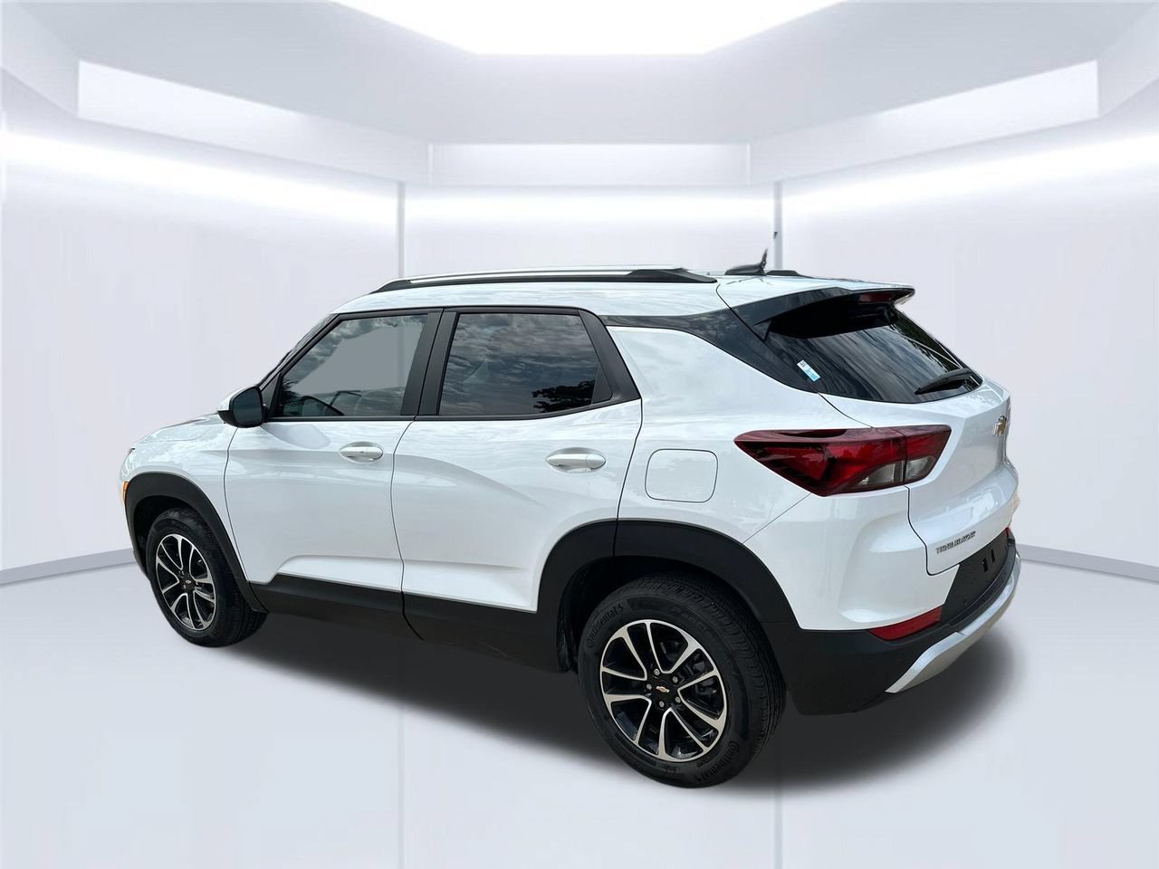 New 2026 Chevrolet TrailBlazer LT w/ Convenience Package FWD image 3