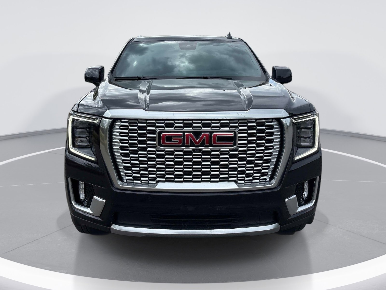 Certified 2024 GMC Yukon Denali w/ Advanced Technology Package AWD/4WD image 2