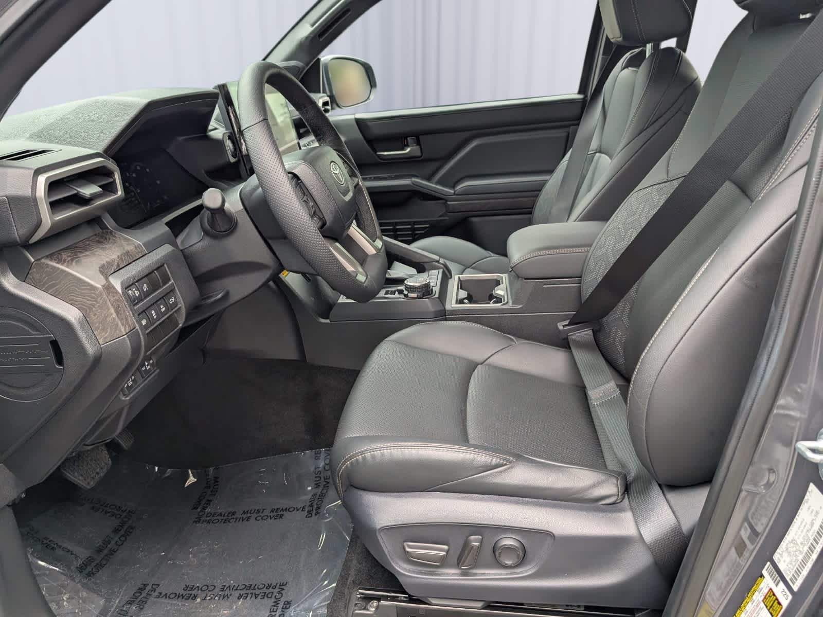 Used 2024 Toyota Tacoma Limited AWD/4WD image 16