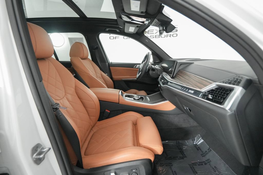 Used 2024 BMW X5 sDrive40i w/ M Sport Package image 19