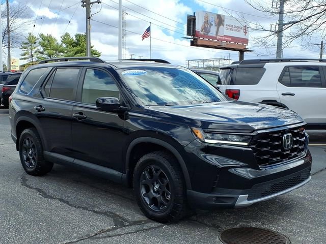 Certified 2024 Honda Pilot TrailSport image 3