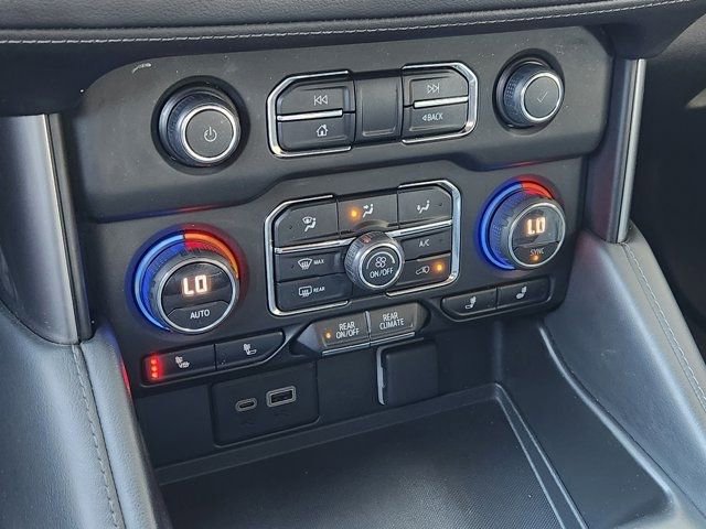 Used 2023 Chevrolet Suburban Z71 w/ Luxury Package image 22