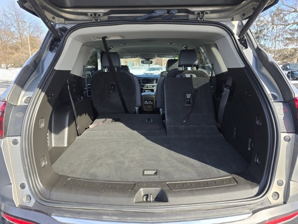 Used 2019 Buick Enclave Essence image 17
