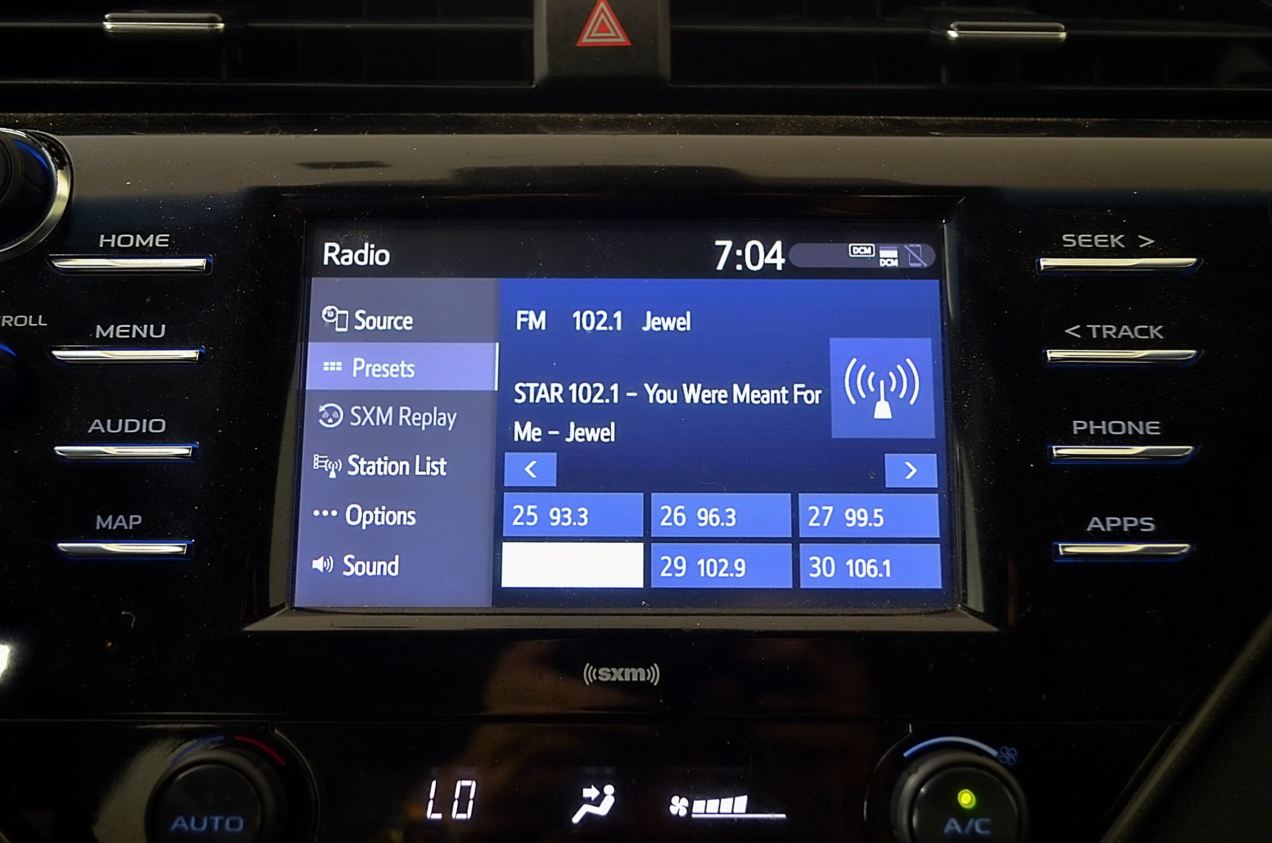 Used 2020 Toyota Camry SE FWD image 27