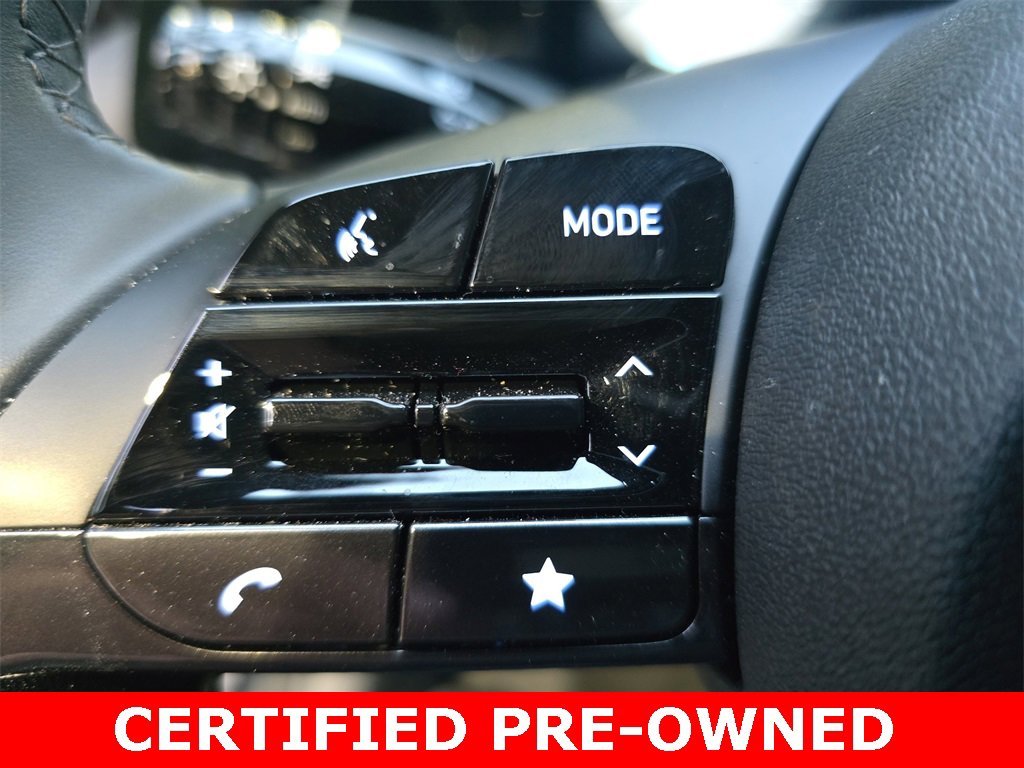 Used 2025 Hyundai Elantra Limited image 16