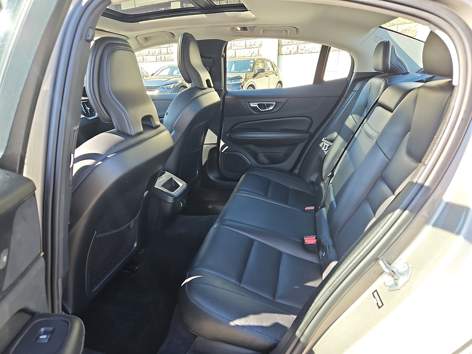 Used 2020 Volvo S60 T6 Momentum w/ Protection Package image 10