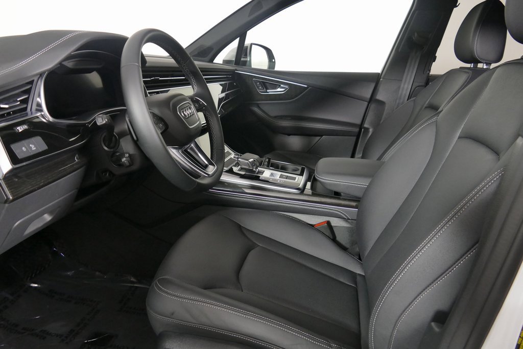 Used 2025 Audi Q7 3.0T Premium Plus image 16