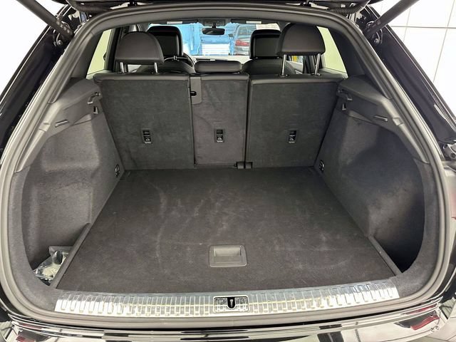 Used 2023 Audi Q3 2.0T Premium w/ Convenience Package AWD/4WD image 10