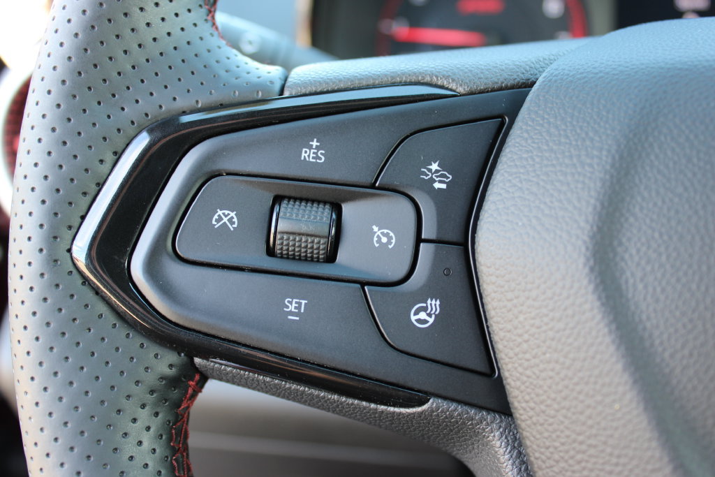 Certified 2024 Chevrolet Trax RS FWD image 11