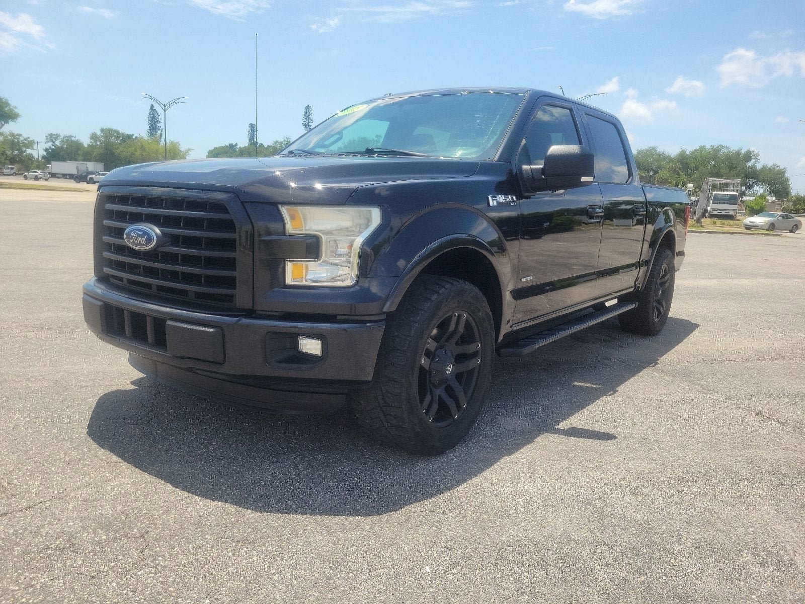 Used 2015 Ford F150 XLT w/ Equipment Group 301A Mid RWD image 2