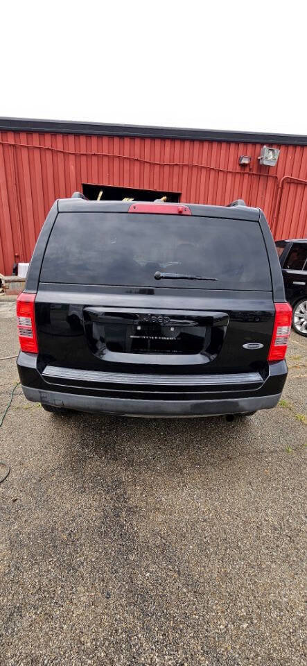 Used 2014 Jeep Patriot Sport w/ Power Value Group image 3