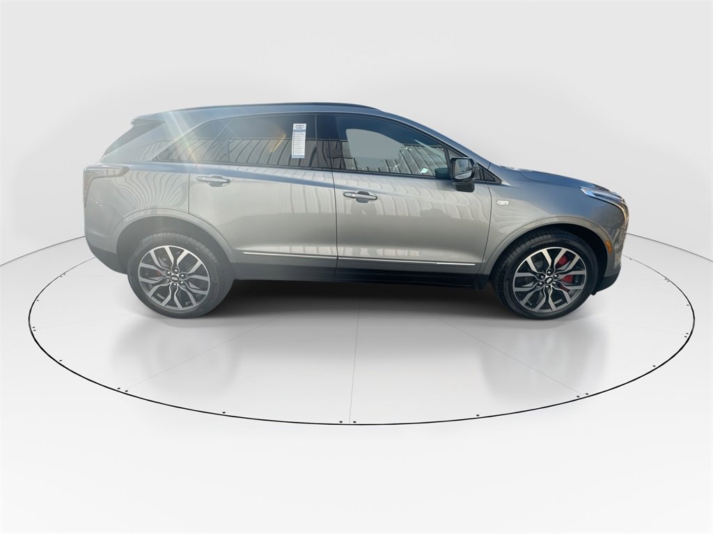 Used 2025 Cadillac XT5 Sportv w/ LPO, Floor Liner Package image 9