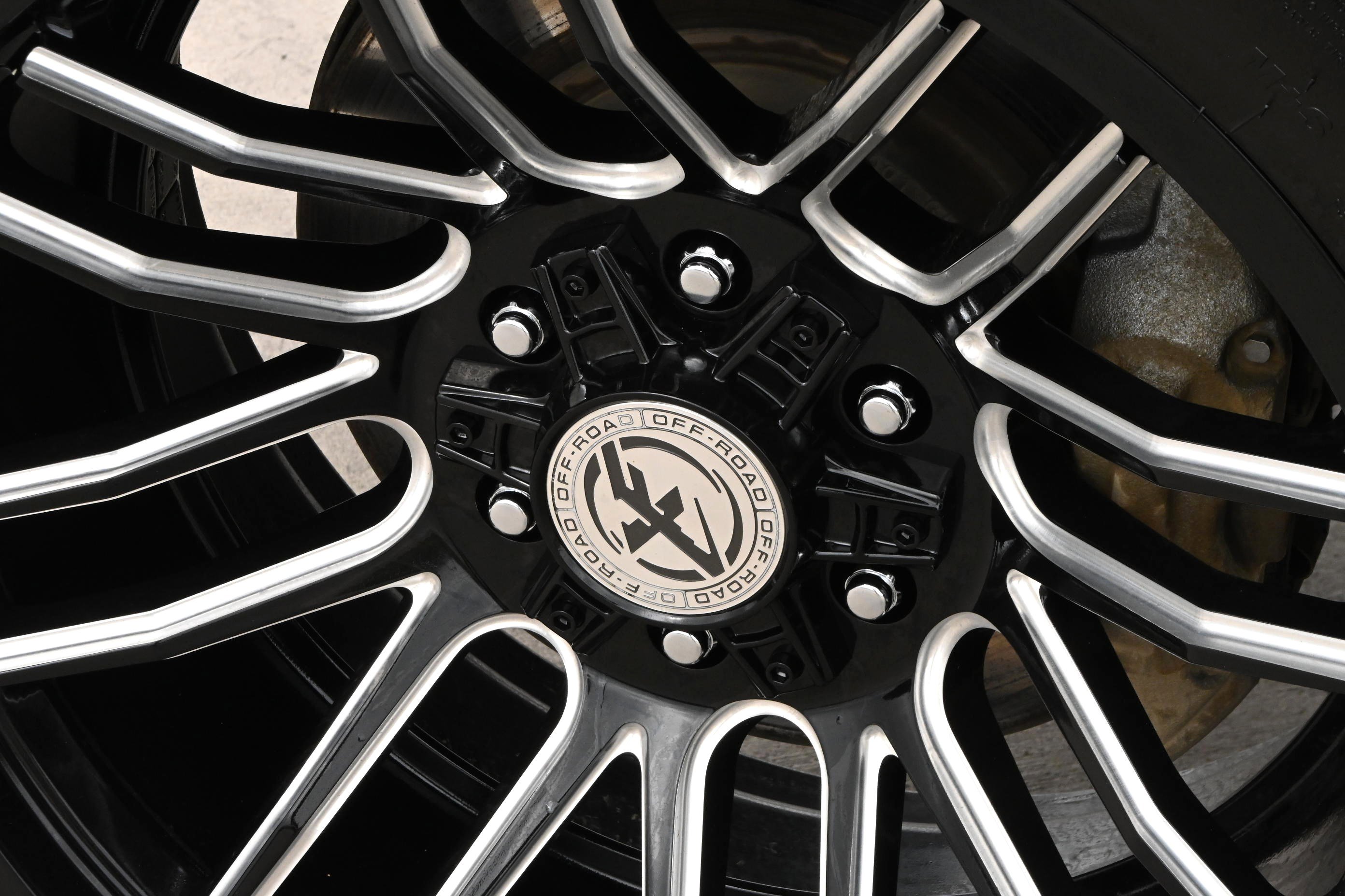 Used 2024 GMC Sierra 1500 SLE w/ Preferred Package image 11