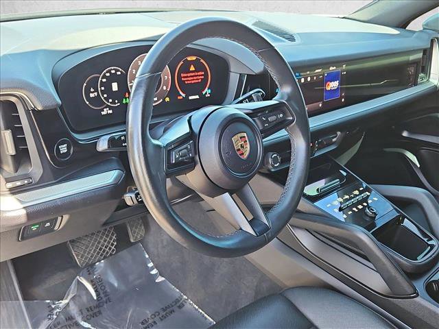 Used 2024 Porsche Cayenne image 10