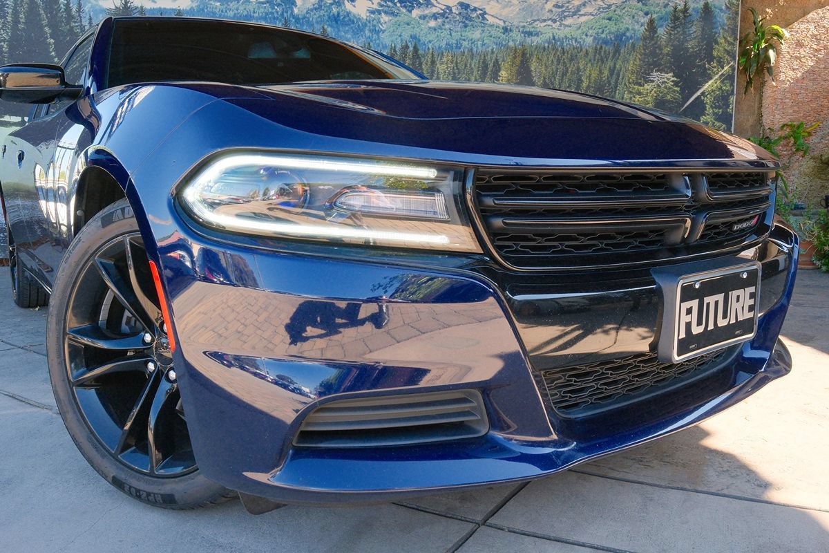 Used 2016 Dodge Charger SE w/ Blacktop Package RWD image 6